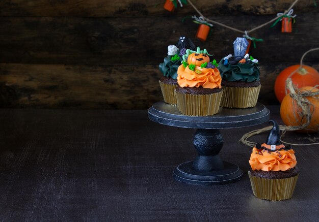 Friandises pour Halloween, préparation de la table de fête pour les vacances.