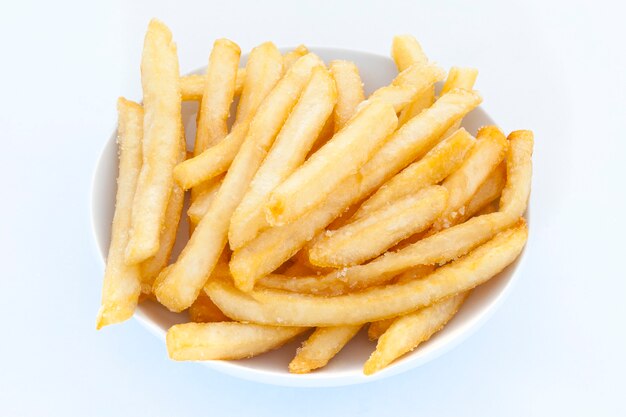 Frites sur blanc