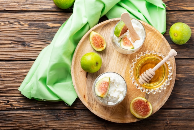 Fromage blanc aux figues et au miel