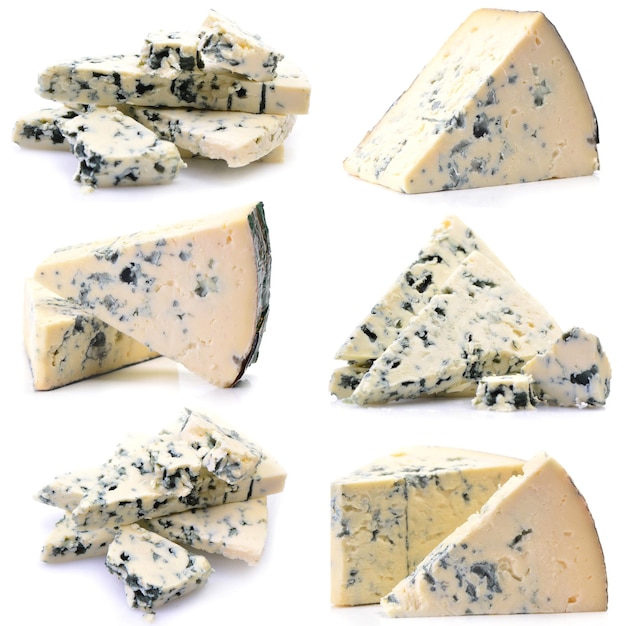 Fromage bleu sur fond blanc