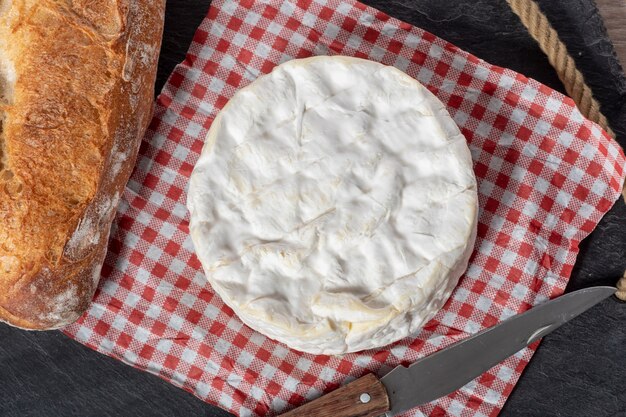 Fromage camembert traditionnel Normandie français