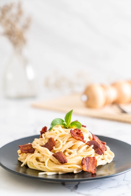 fromage à la crème spaghetti au bacon