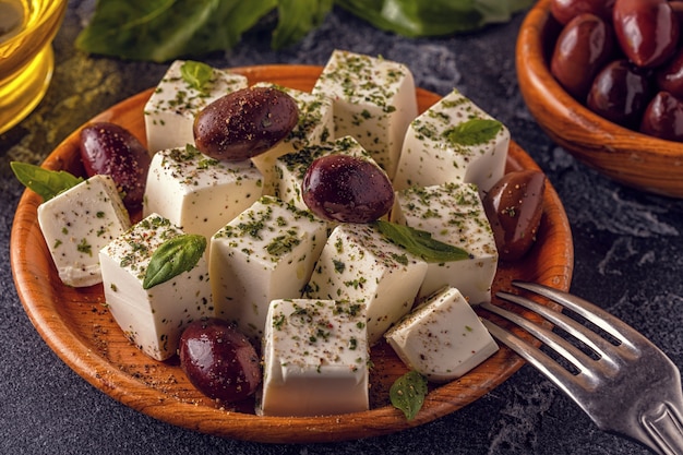 Fromage feta grecque avec origan et olives