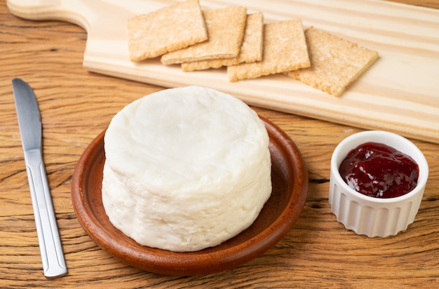 Fromage Frescal, fromage blanc frais typiquement brésilien avec confiture et toasts.