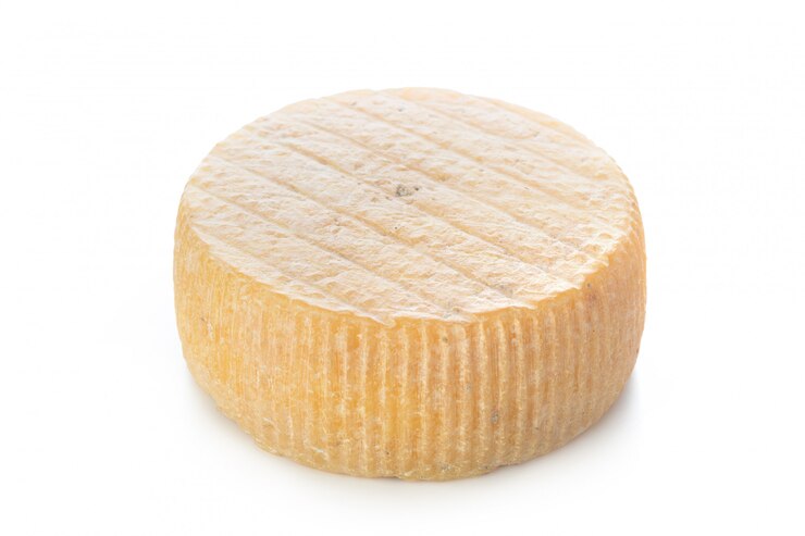 Fromage isolé sur blanc