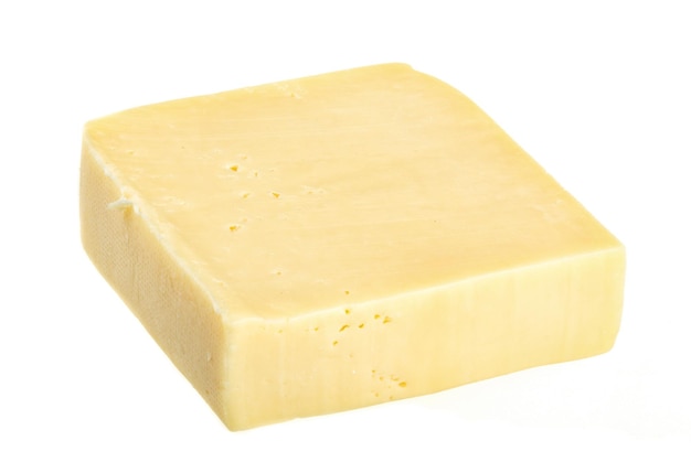 Fromage isolé sur fond blanc