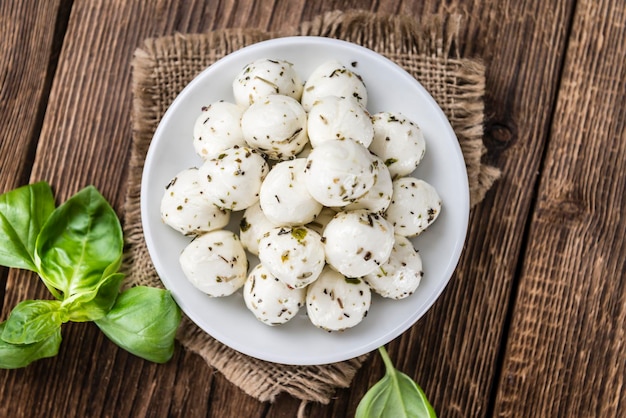 Fromage mozzarella aux herbes et à l'huile