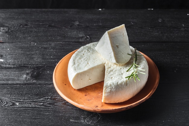 Fromage sur la table