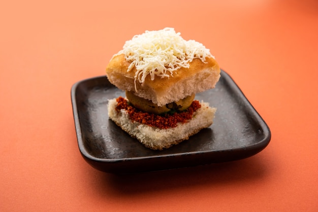 Fromage Vada pav ou fromage râpé Wada Pao, casse-croûte populaire de Bombay