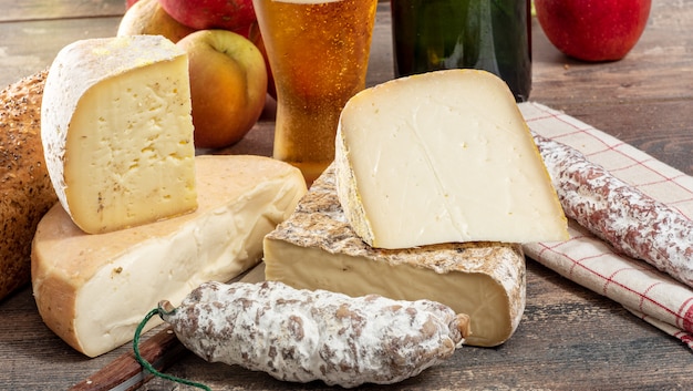 Fromages et Tomme de Savoie à la bière