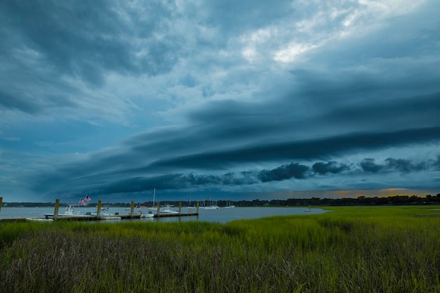 Front de tempête en colère