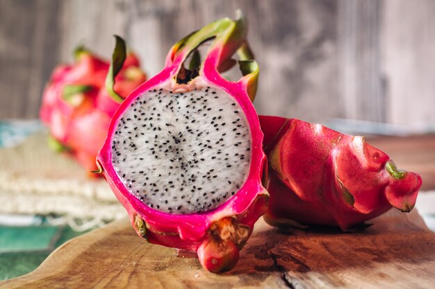 Photo fruit du dragon frais