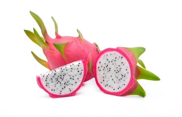 Fruit du dragon isolé sur fond blanc fruit sain concept