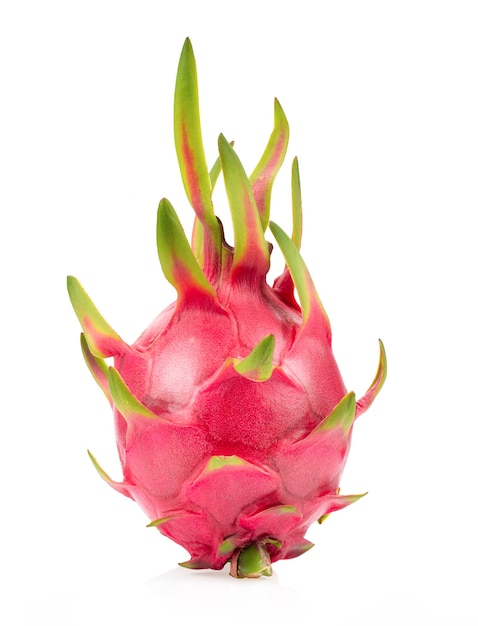 Fruit du dragon, pitaya isolé sur fond blanc