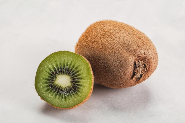 Fruit de kiwi sucré et juteux