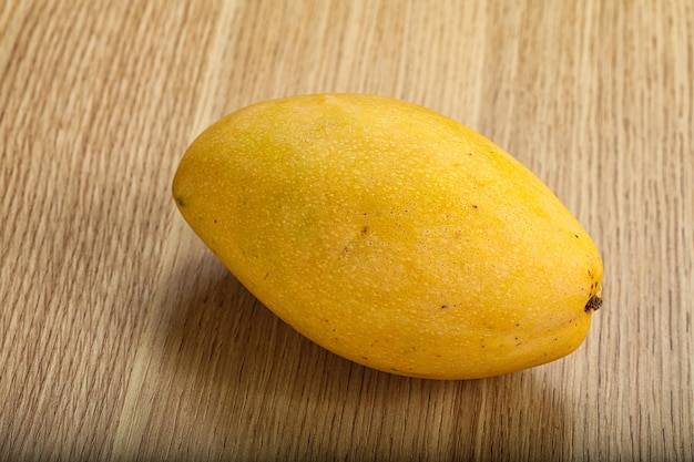 Fruit de mangue tropicale sucré et juteux