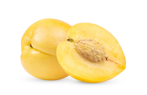 Fruit de nectarine jaune sur fond blanc