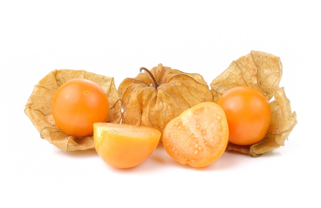 Fruit de Physalis sur un espace blanc