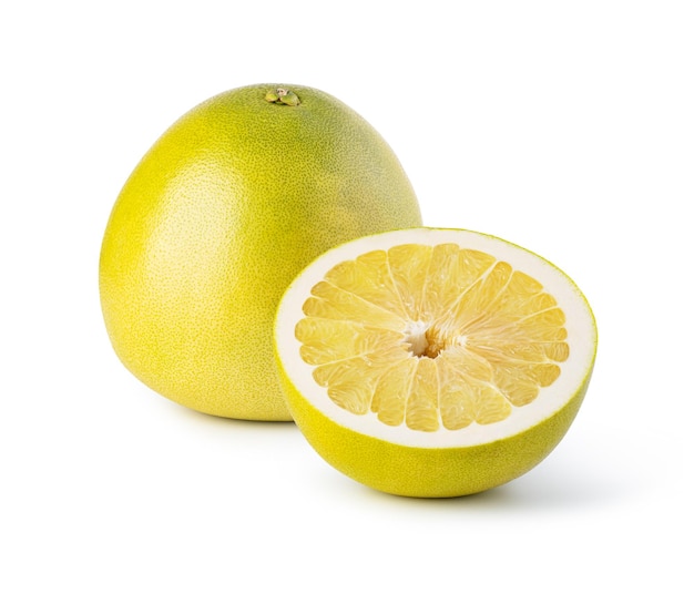 Fruit de pomelo sur fond blanc