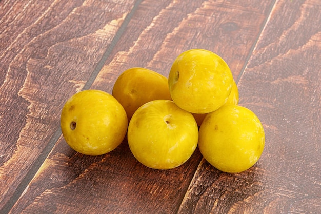 Fruit de tas de prune douce jaune