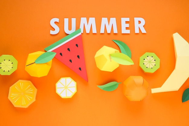 Fruits Exotiques En Papier Sur Fond Orange Vif. Notion D'été.