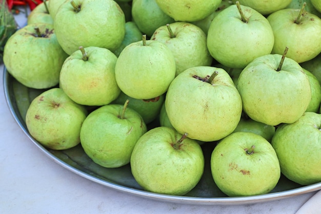 Fruits de goyave à la nourriture de rue