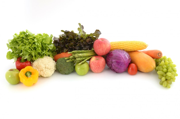 Photo fruits et légumes sur fond blanc