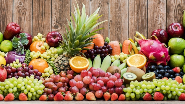 Fruits et légumes frais tropicaux biologiques pour un mode de vie sain