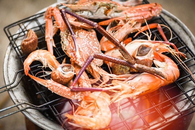 fruits de mer grillés sur la cuisinière