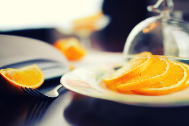 Fruits orange sur assiette