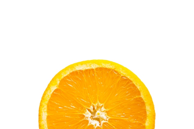 Fruits orange sur fond blanc