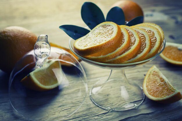 Fruits oranges sur fond de bois