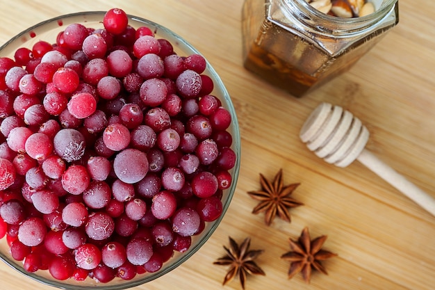 Fruits rouges à l'anis, au miel et au miel