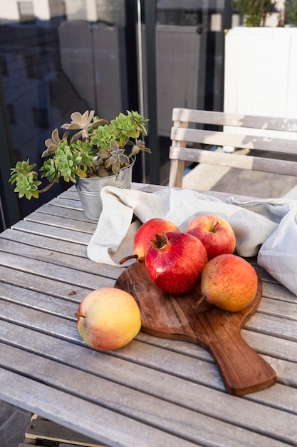 Fruits de saison grenades pommes et poires