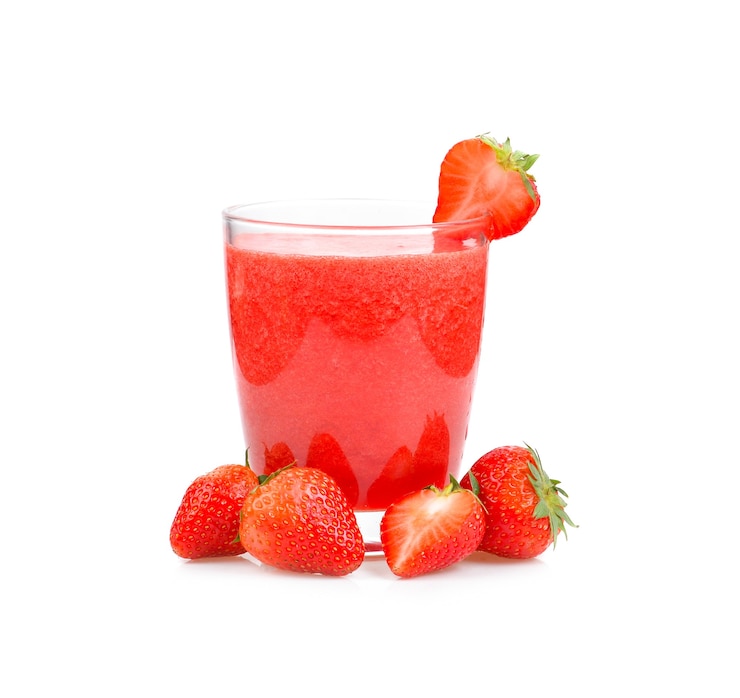 Photo fruits de smoothie aux fraises isolés sur fond blanc.