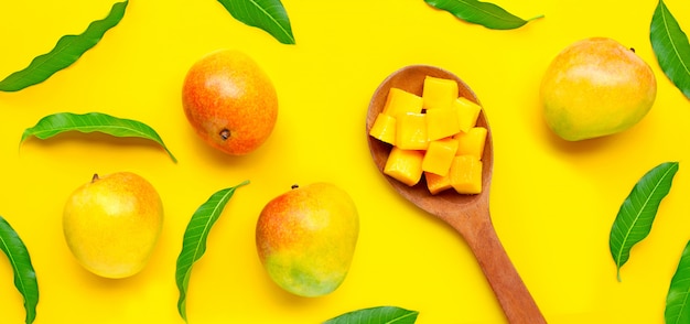 Fruits tropicaux, mangue