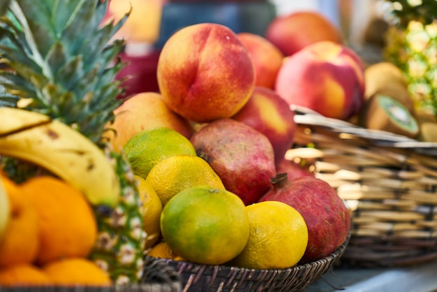 Fruits tropicaux sains et délicieux