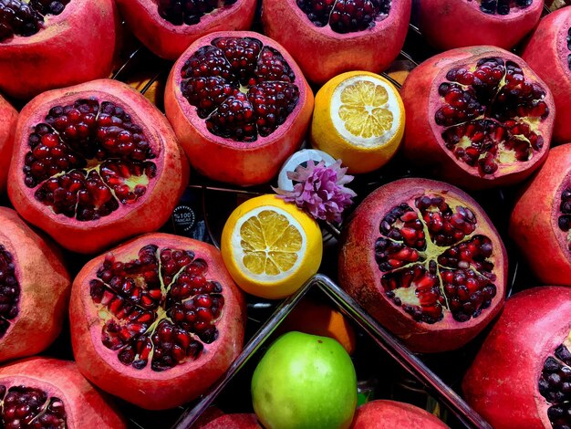 Photo fruits variés à vendre sur le marché