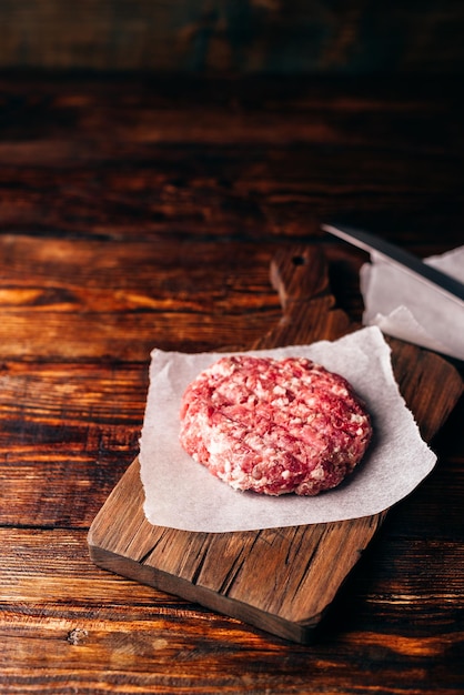 Galette de boeuf cru pour burger