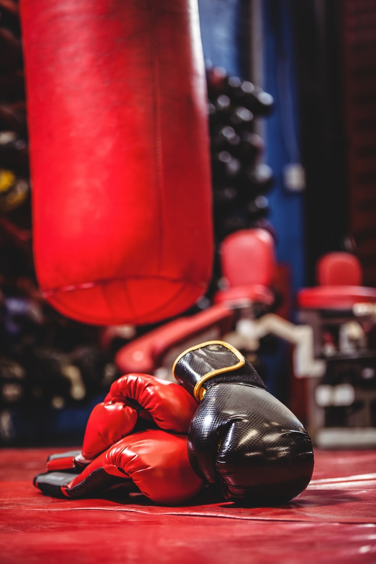 Gants de boxe et sac de boxe