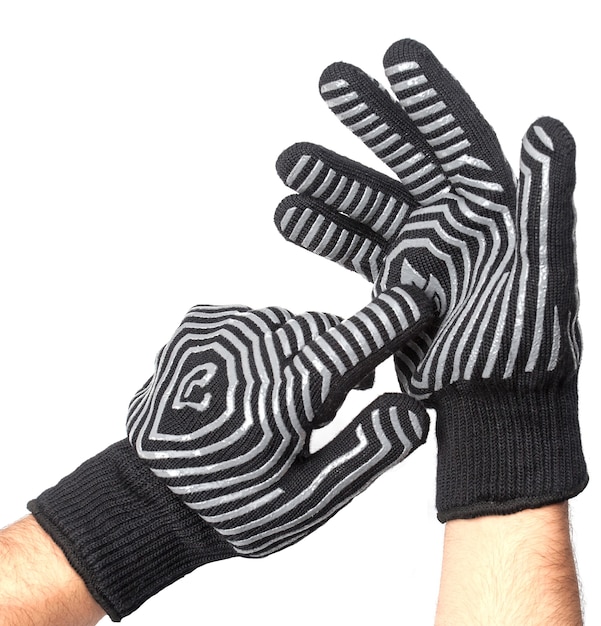 Gants de grill isolé sur fond blanc