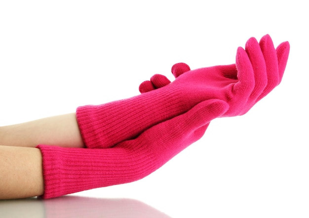 Photo gants tricotés femme sur les mains isolés sur blanc