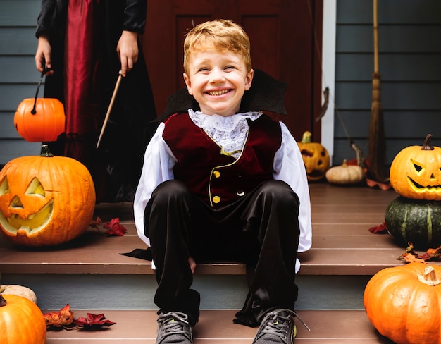 Photo garçon en costume d'halloween