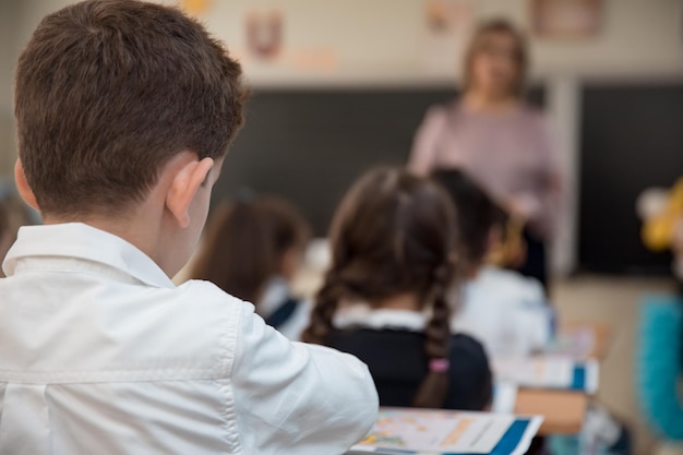 Garçon à l'école