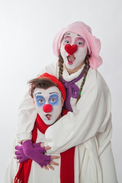 Garçon mime et fille mime