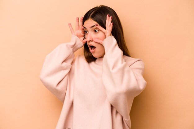 garder les yeux ouverts pour trouver une opportunité de succès