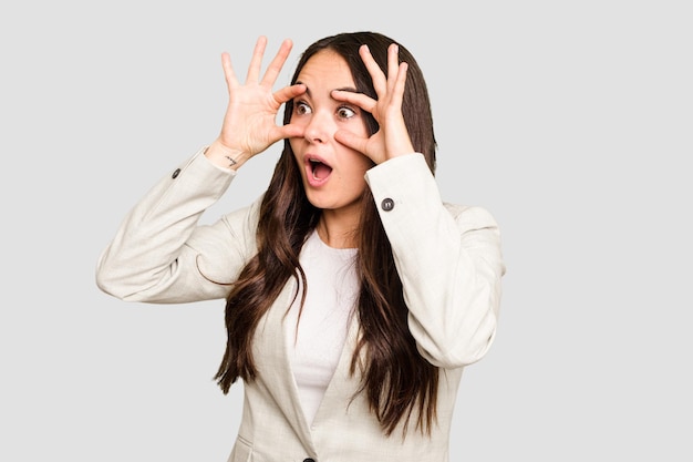 garder les yeux ouverts pour trouver une opportunité de succès