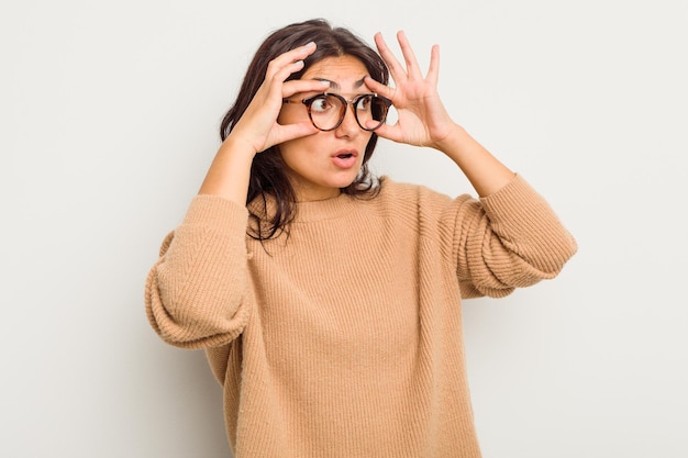 garder les yeux ouverts pour trouver une opportunité de succès