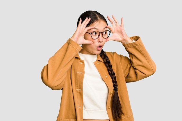 garder les yeux ouverts pour trouver une opportunité de succès