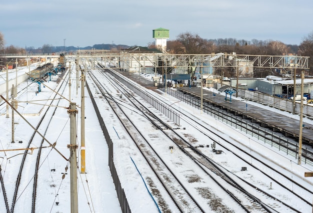 Gare d'une hauteur en hiver Nizhyn Ukraine